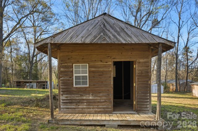 1123 Dallas Stanley Highway, Dallas, NC 28034