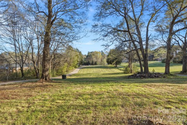 1123 Dallas Stanley Highway, Dallas, NC 28034