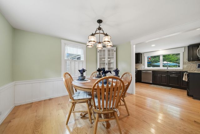 27 Baker Street, Hudson, NH 03051