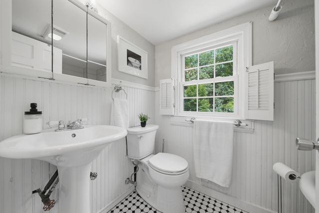 27 Baker Street, Hudson, NH 03051