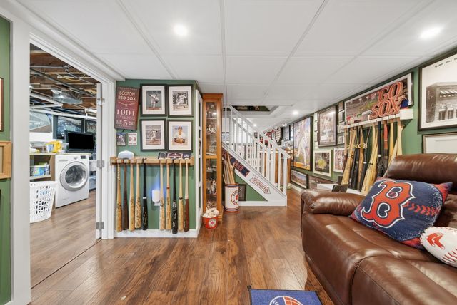27 Baker Street, Hudson, NH 03051