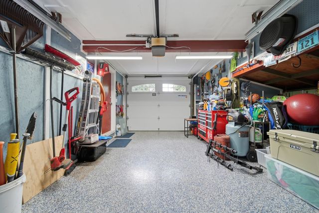 27 Baker Street, Hudson, NH 03051