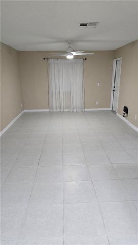 211 THORN TREE PLACE 211, Brandon, FL 33511