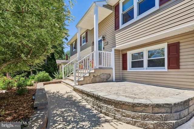 114 OUTBOARD AVENUE, Manahawkin, NJ 08050