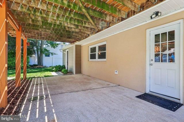 114 OUTBOARD AVENUE, Manahawkin, NJ 08050