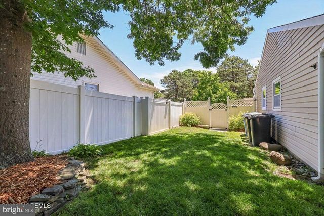 114 OUTBOARD AVENUE, Manahawkin, NJ 08050