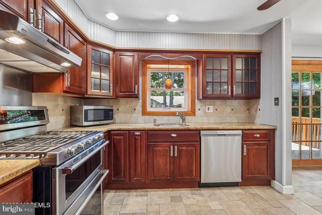 114 OUTBOARD AVENUE, Manahawkin, NJ 08050