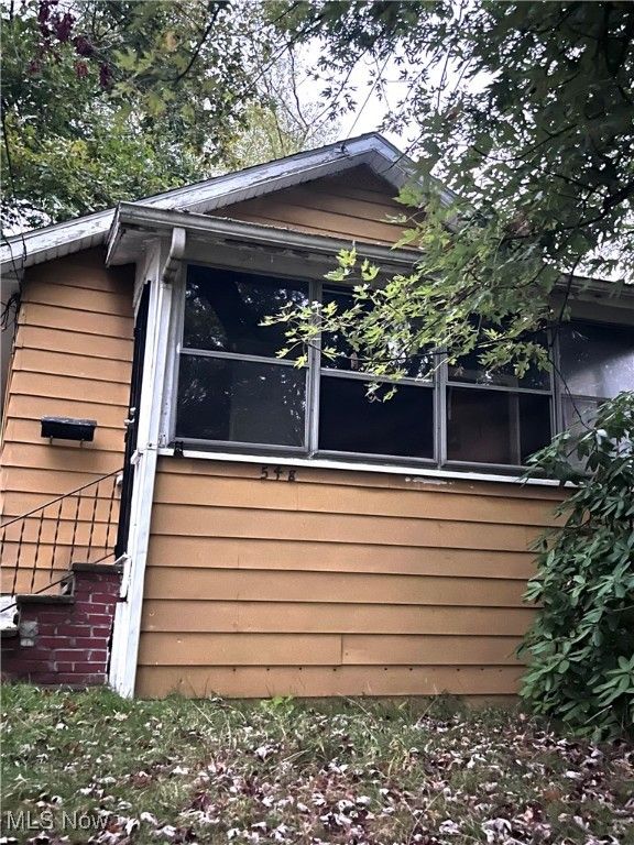 548 Winans Avenue, Akron, OH 44306