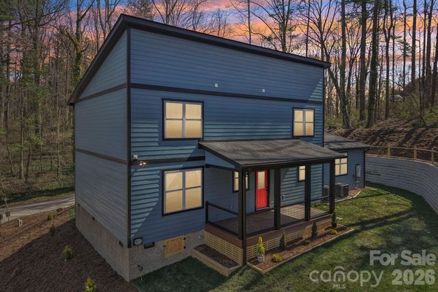 903 Lennox Park Drive, Hendersonville, NC 28739