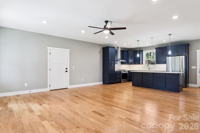 903 Lennox Park Drive, Hendersonville, NC 28739