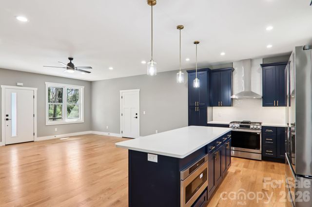 903 Lennox Park Drive, Hendersonville, NC 28739