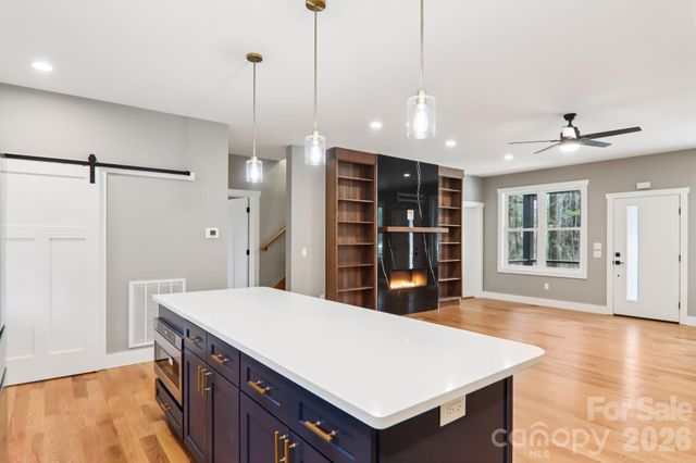 903 Lennox Park Drive, Hendersonville, NC 28739