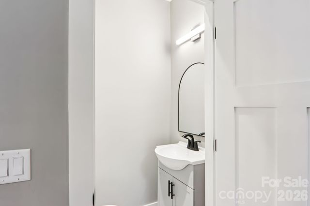 903 Lennox Park Drive, Hendersonville, NC 28739