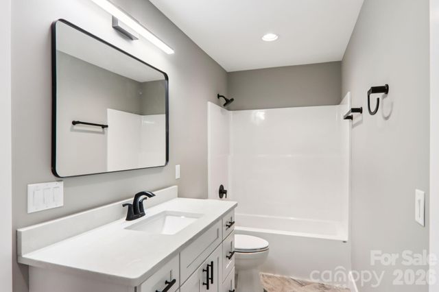 903 Lennox Park Drive, Hendersonville, NC 28739