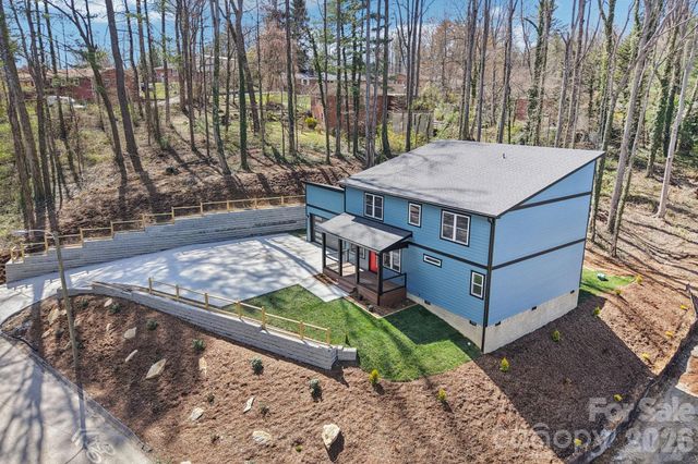 903 Lennox Park Drive, Hendersonville, NC 28739