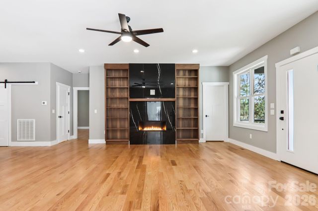 903 Lennox Park Drive, Hendersonville, NC 28739