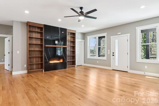 903 Lennox Park Drive, Hendersonville, NC 28739