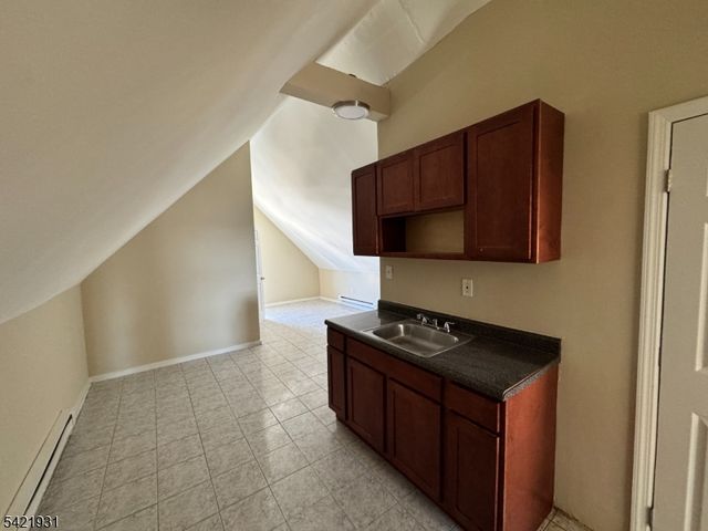 88 N 6Th St, Paterson City, NJ 07522