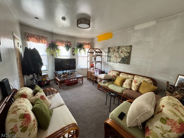 88 N 6Th St, Paterson City, NJ 07522