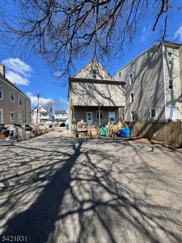 88 N 6Th St, Paterson City, NJ 07522