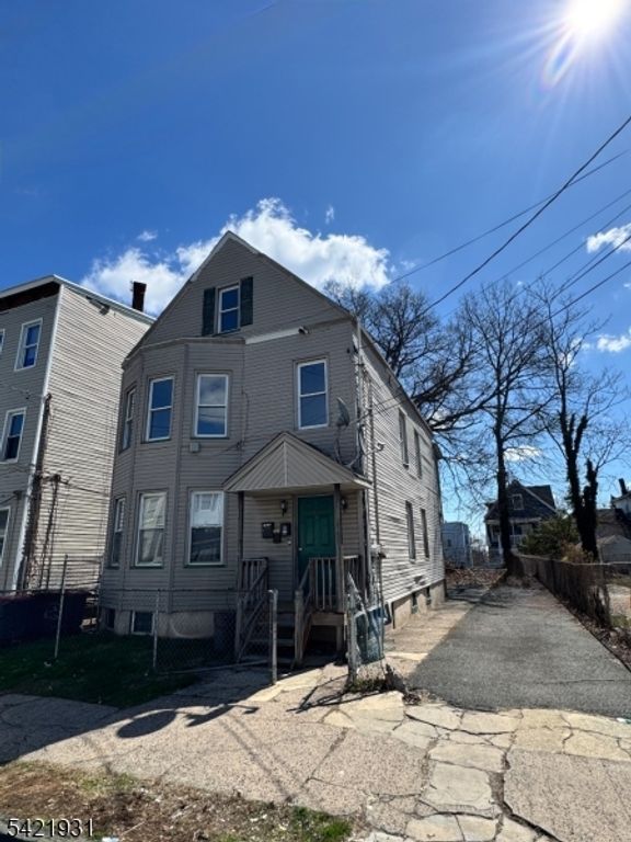88 N 6Th St, Paterson City, NJ 07522