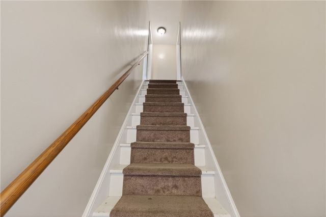 82 Parkside Avenue, Pawtucket, RI 02861