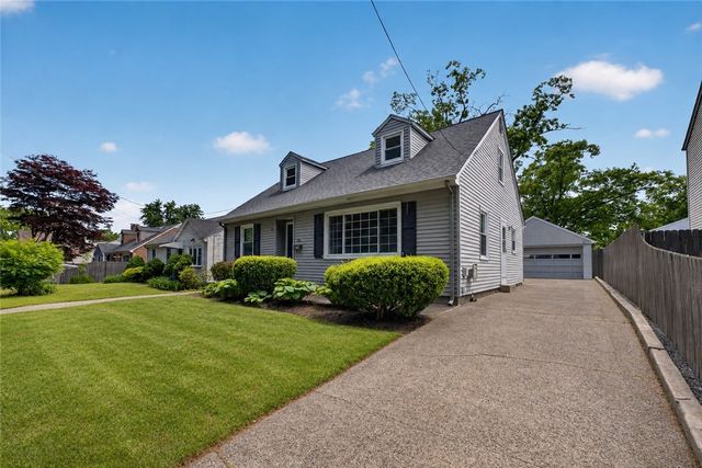 82 Parkside Avenue, Pawtucket, RI 02861