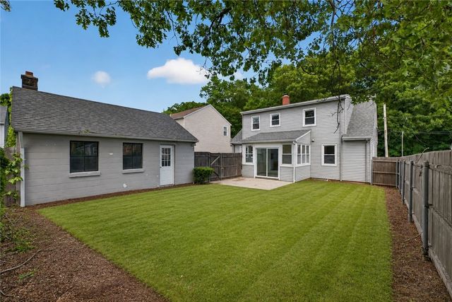 82 Parkside Avenue, Pawtucket, RI 02861
