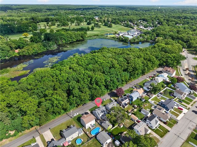 82 Parkside Avenue, Pawtucket, RI 02861