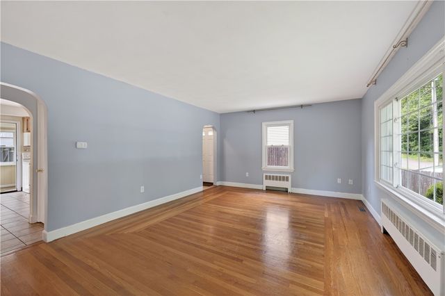 82 Parkside Avenue, Pawtucket, RI 02861