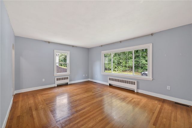 82 Parkside Avenue, Pawtucket, RI 02861