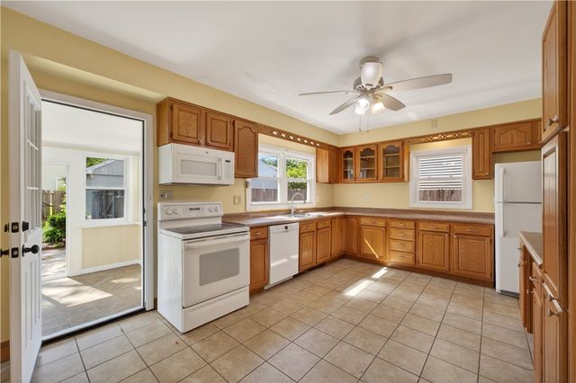 82 Parkside Avenue, Pawtucket, RI 02861