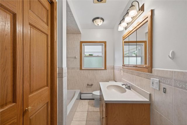 82 Parkside Avenue, Pawtucket, RI 02861