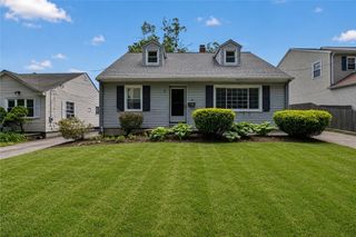 82 Parkside Avenue, Pawtucket, RI 02861