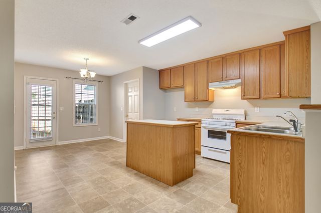 289 Baldwin Court, Newnan, GA 30263