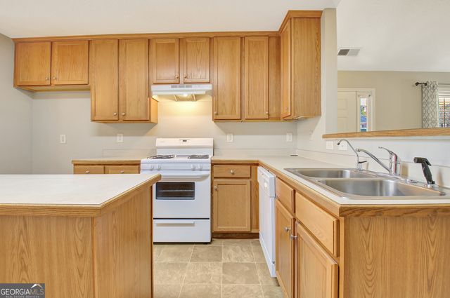 289 Baldwin Court, Newnan, GA 30263