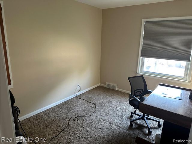 29563 Little Mack Avenue, Roseville, MI 48066