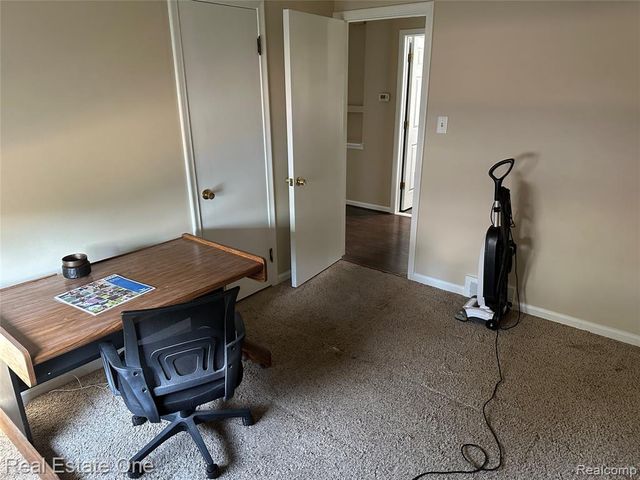 29563 Little Mack Avenue, Roseville, MI 48066