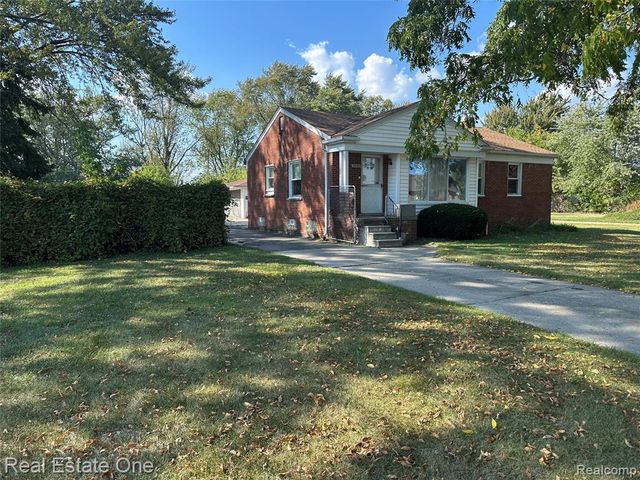 29563 Little Mack Avenue, Roseville, MI 48066