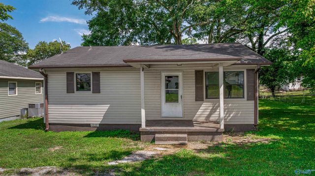 902 Aldhouse Avenue, Bridgeport, AL 35740