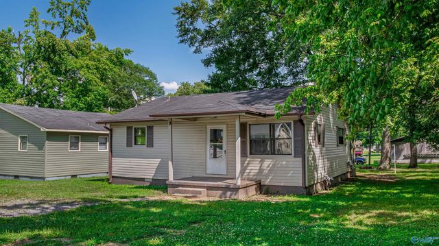 902 Aldhouse Avenue, Bridgeport, AL 35740
