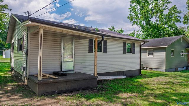 902 Aldhouse Avenue, Bridgeport, AL 35740
