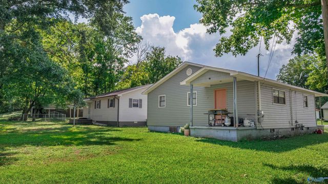 902 Aldhouse Avenue, Bridgeport, AL 35740