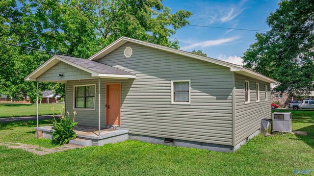 902 Aldhouse Avenue, Bridgeport, AL 35740