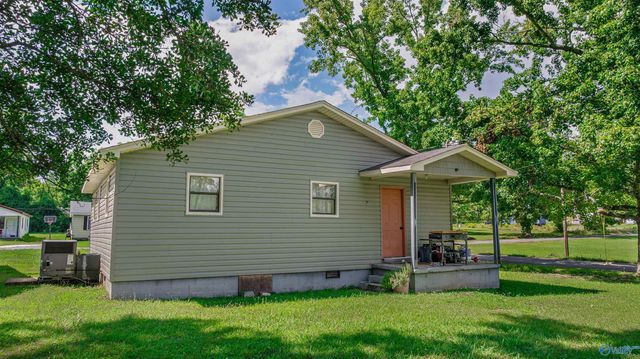 902 Aldhouse Avenue, Bridgeport, AL 35740