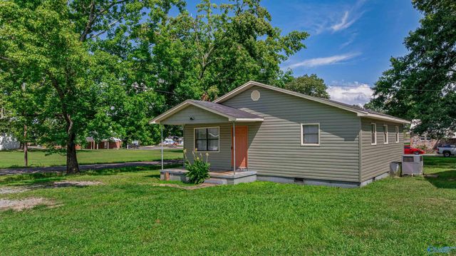 902 Aldhouse Avenue, Bridgeport, AL 35740