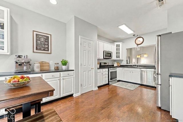 6252 Eller Creek Drive, Fishers, IN 46038