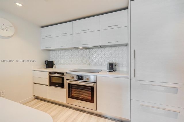 1300 S Miami Ave 3709, Miami, FL 33130