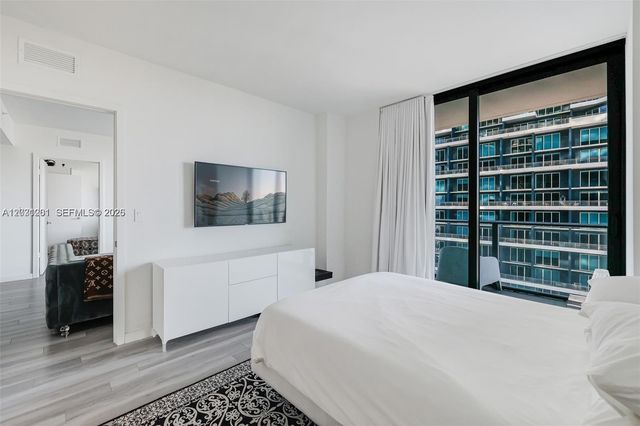 1300 S Miami Ave 3709, Miami, FL 33130