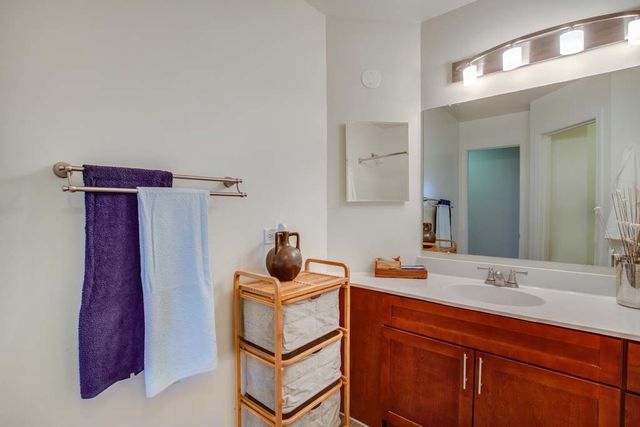 159 MacArthur Drive 3923, Willowbrook, IL 60527